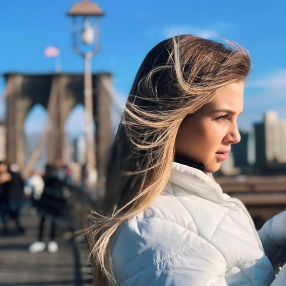 Meet your Posher, Julia - Picture 1 of 1